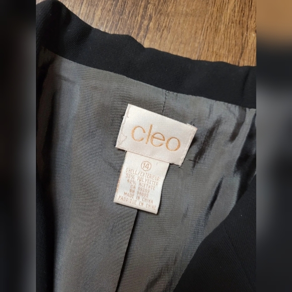 FREE W BUNDLE Cleo four button blazer - Picture 5 of 10